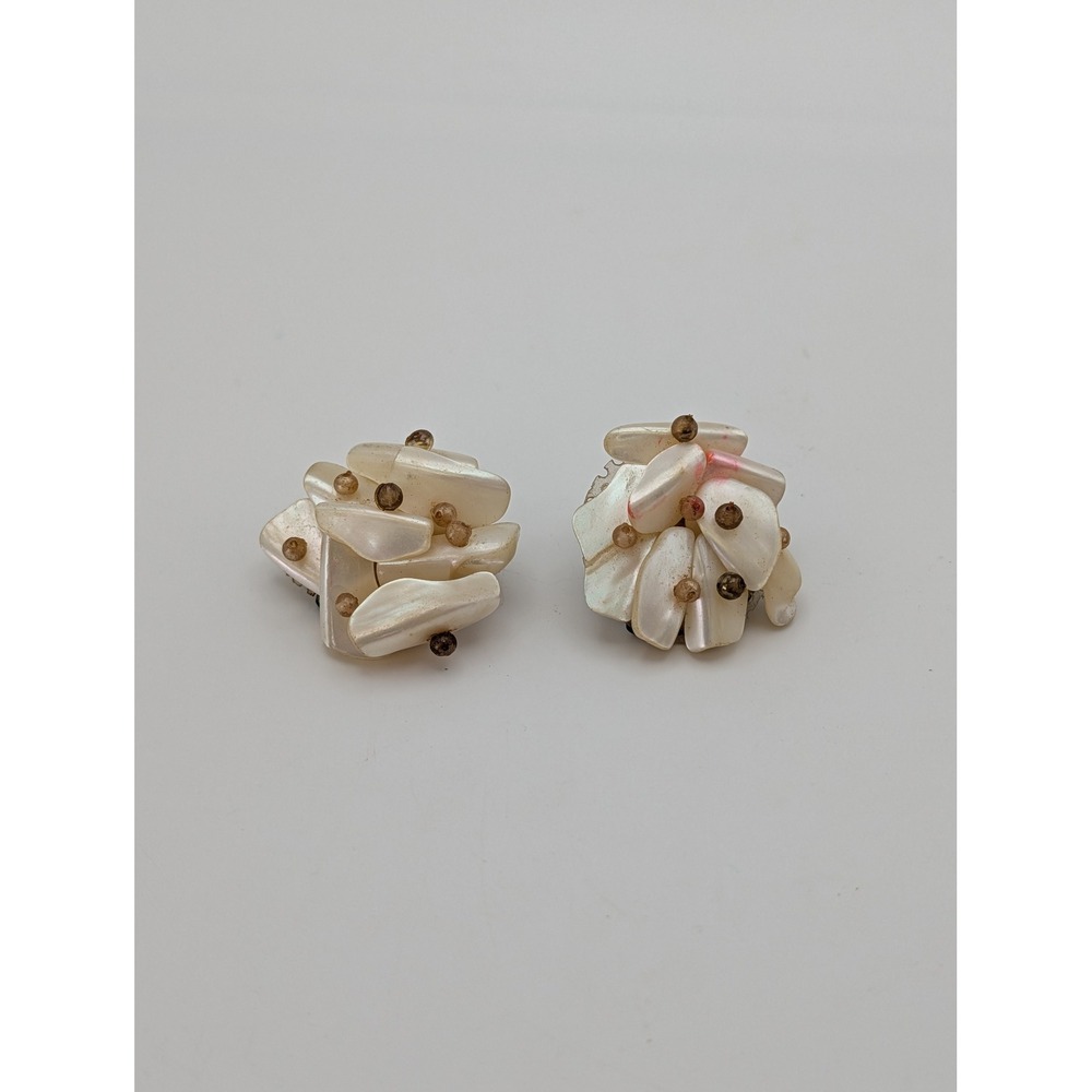 Vintage Japan Mother of Pearl Shell Cluster Clip On Earrings Iridescent Cream